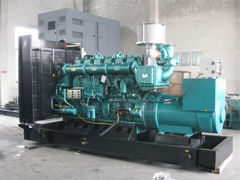 武威200KW 柴油发电机的油耗是多少？