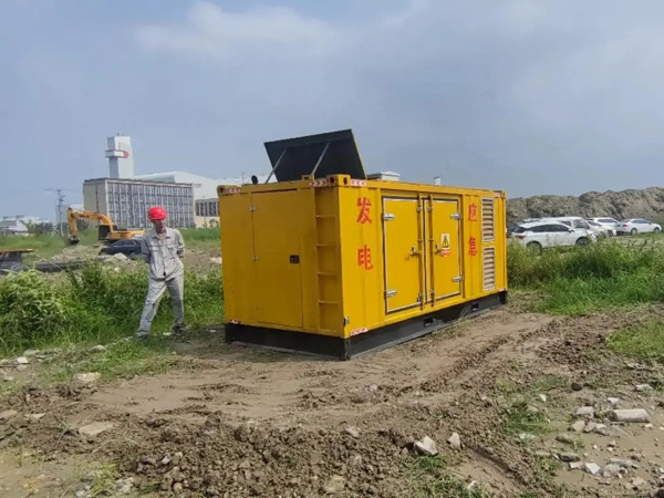 武威200KW柴油发电机机组每小时的油耗量受哪些因素影响？