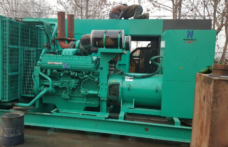 武威发电机组如何判断水冷式机油散热器内部是否需要清洗？